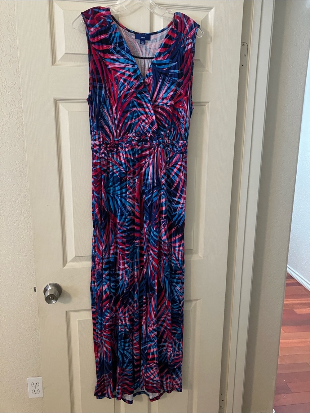 Apt. 9 Sleeveless V‑Neck Maxi Dress in Blue and Pink Tropical Print